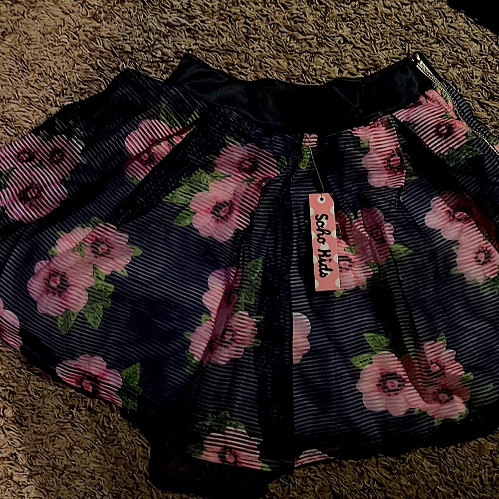 New flower skirt from Soho kids, inner lining and beautiful material